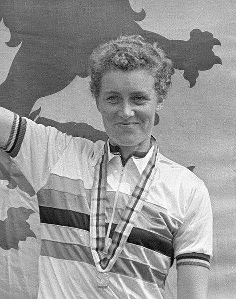 famous female cyclists burton